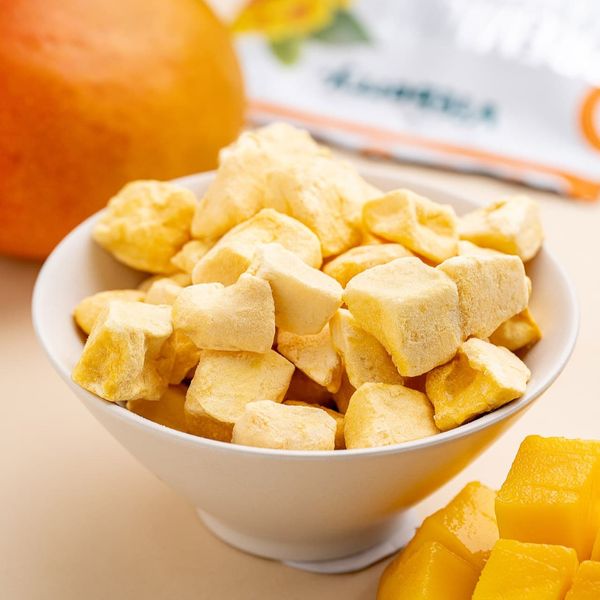 Freeze-dried mango, 30 g.