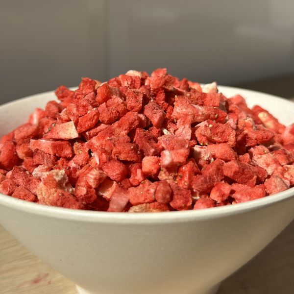 Freeze-dried strawberry crumbs, 50 гр.